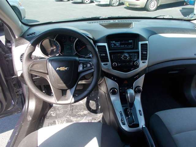 2013 Chevrolet Cruze LS Auto 4dr Sedan W/1sb